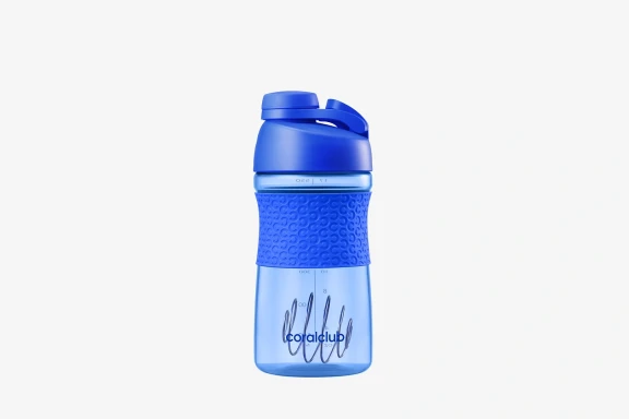 Shaker Coral Club, farba Ultramarín